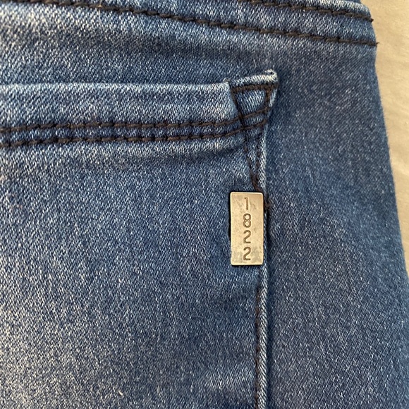 1822 Maternity Skinny Jean w/Side Panel, sz24 - Picture 3 of 5